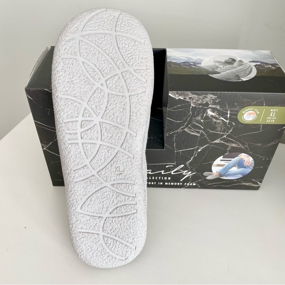 Men's Slippers - Gray - Picture 6 of 6